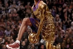 比赛末段雄鹿对马刺内线球员体能下滑及战术调整分析