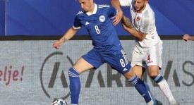 【实时】丹麦0-1苏格兰 麦克托米奈头球破门，童话王国陷困境