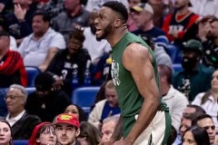 文班亚马效仿字母哥：NBA赛场上的技艺精进之路